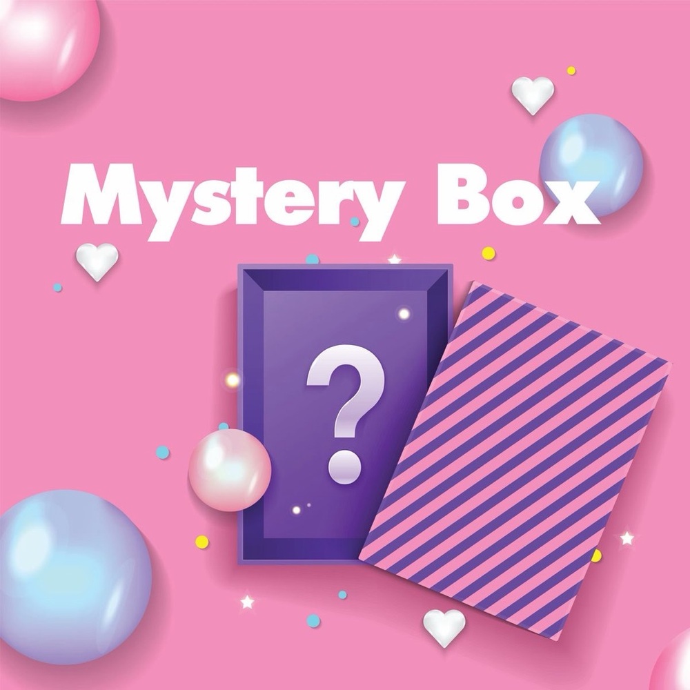 Make up Mystery Box 7-8 items 
From lipsticks, lipgloss, mascara and more